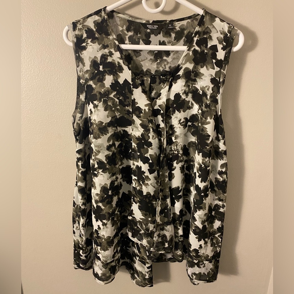 Simply Vera black and white sleeveless blouse XL excellent condition
